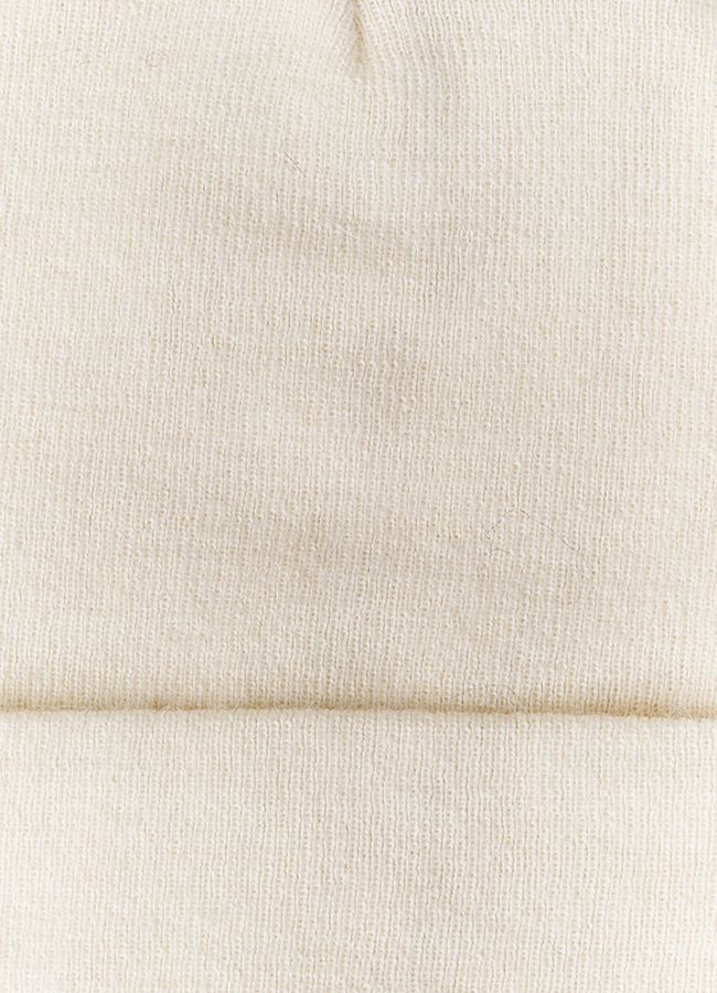 Женская светлая шапка модель № 9361 в рассрочку