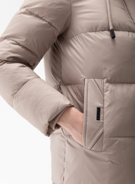 Женский пуховик с капюшоном 