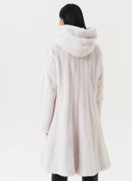 Шуба из меха норки в роспуск