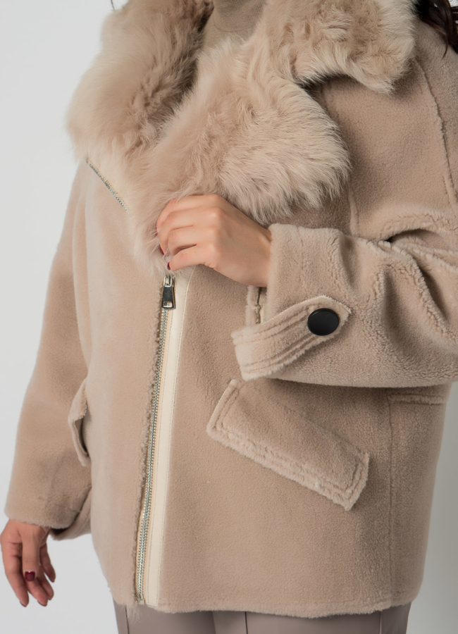 Укороченная шуба из шерсти бежевого цвета на молнии модель № 12851 универмаг малина