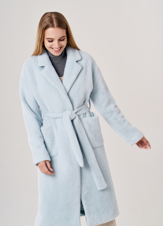 Пальто женское голубого цвета с поясом модель № T4F W9822 универмаг малина
