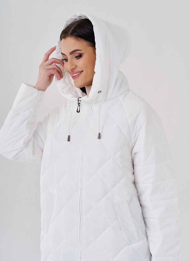 Женское полупальто с капюшоном белого цвета  модель № 24335 универмаг малина