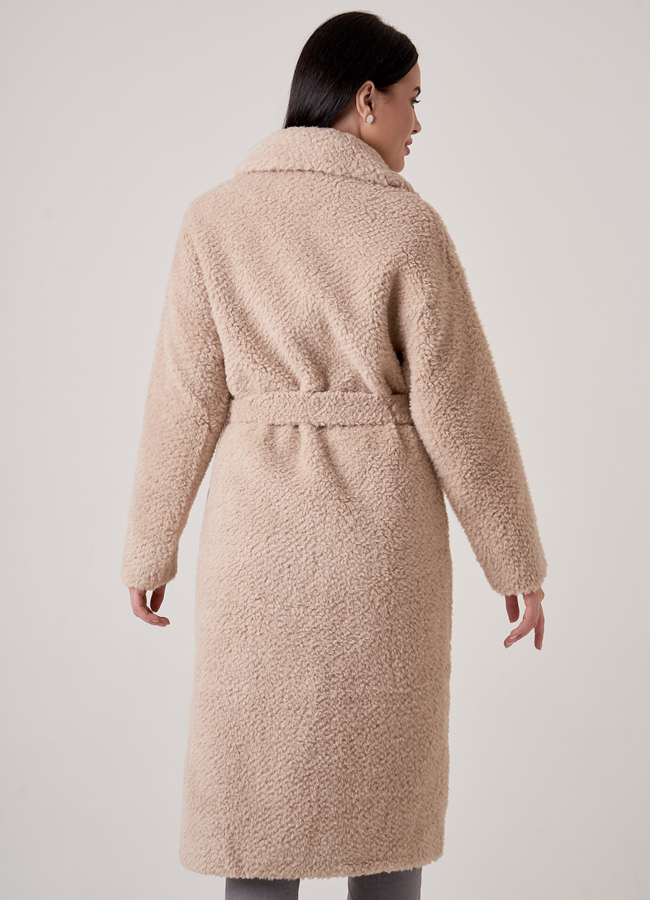 Женское пальто из эко меха в бежевом цвете модель № 8232 в рассрочку