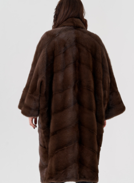 Шуба оверсайз с английским воротником