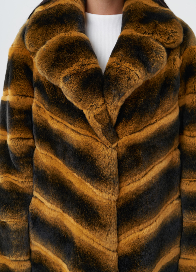 Шуба из меха кролика модель № 28445 в рассрочку