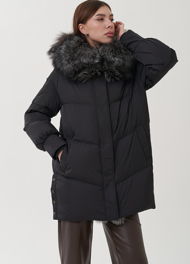 Женский пуховик с отделкой капюшона из чернобурки модель № 25367 в кредит