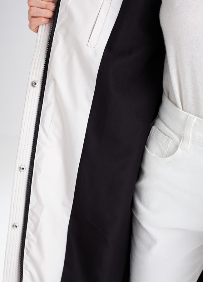 Светлый женский пуховик  модель № 23338 универмаг малина