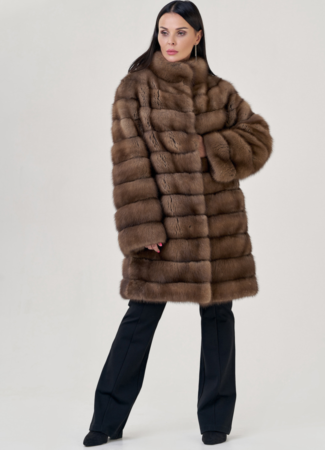 Шуба из куницы с воротником стойкой модель № 78935 универмаг малина