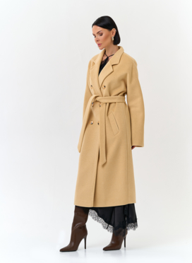 Женское пальто с поясом