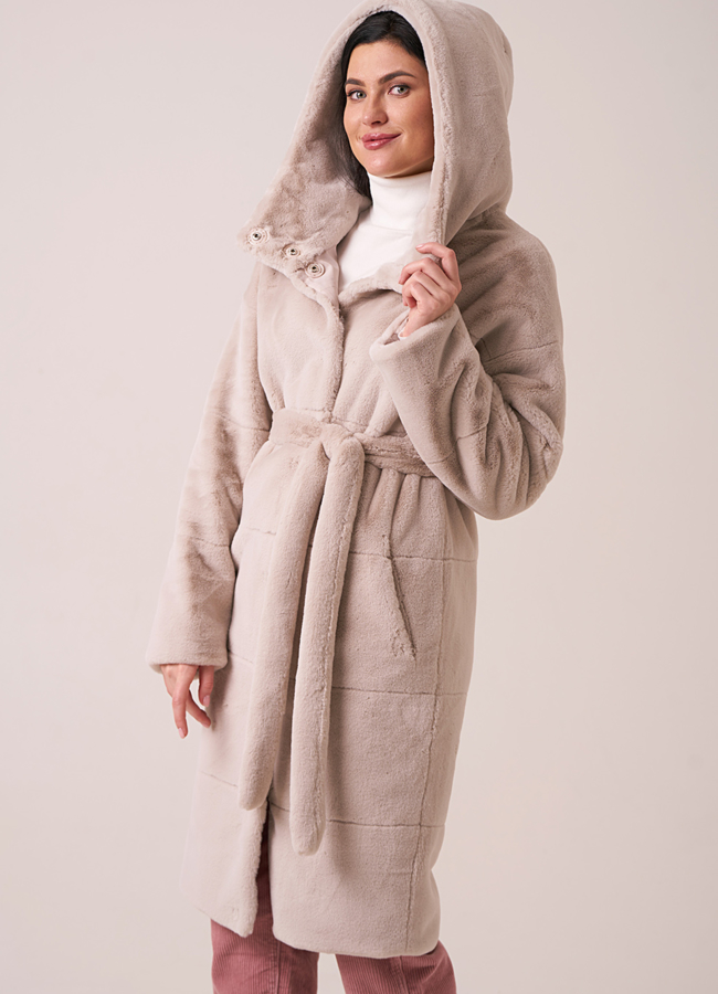 Пальто из искусственного меха с капюшоном  модель № 19076 универмаг малина