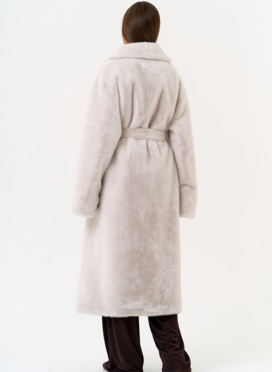 Длинная шуба из эко меха с отложным воротником Длинная шуба из эко меха с отложным воротником