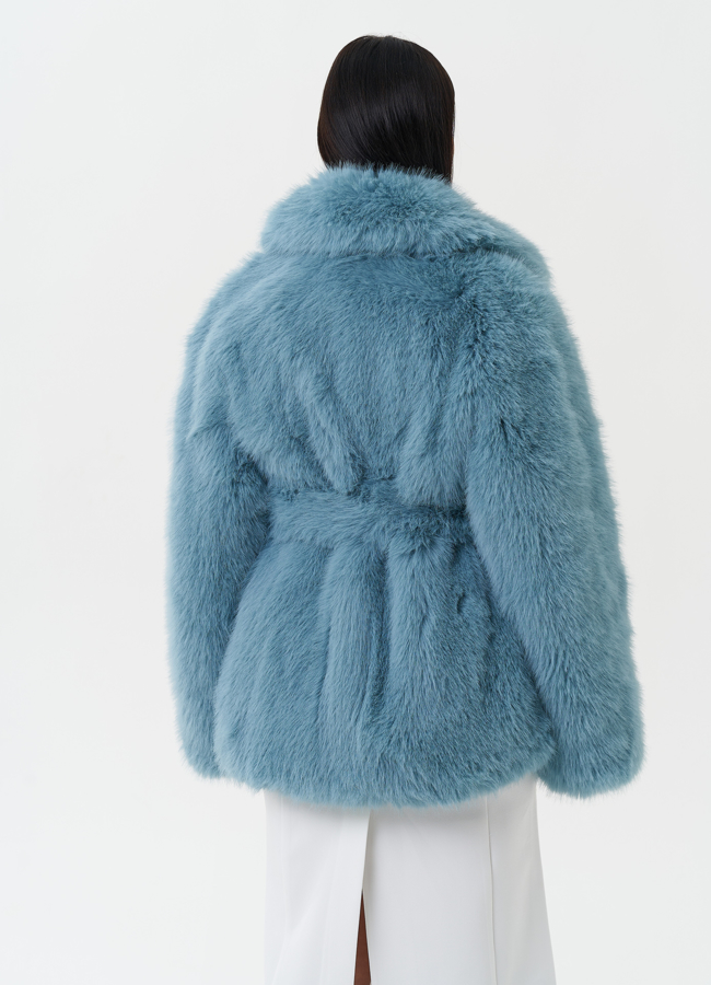 Укороченная шуба из экопесца в голубом цвете  модель № 1345 в кредит