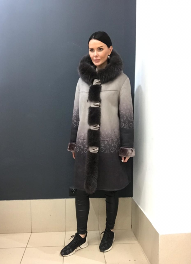 Дубленка с песцом, цвет серый модель № 9550 меха малина