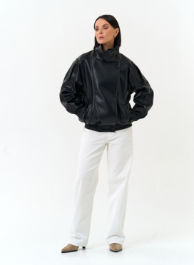 Женская куртка из эко кожи с воротником стойкой