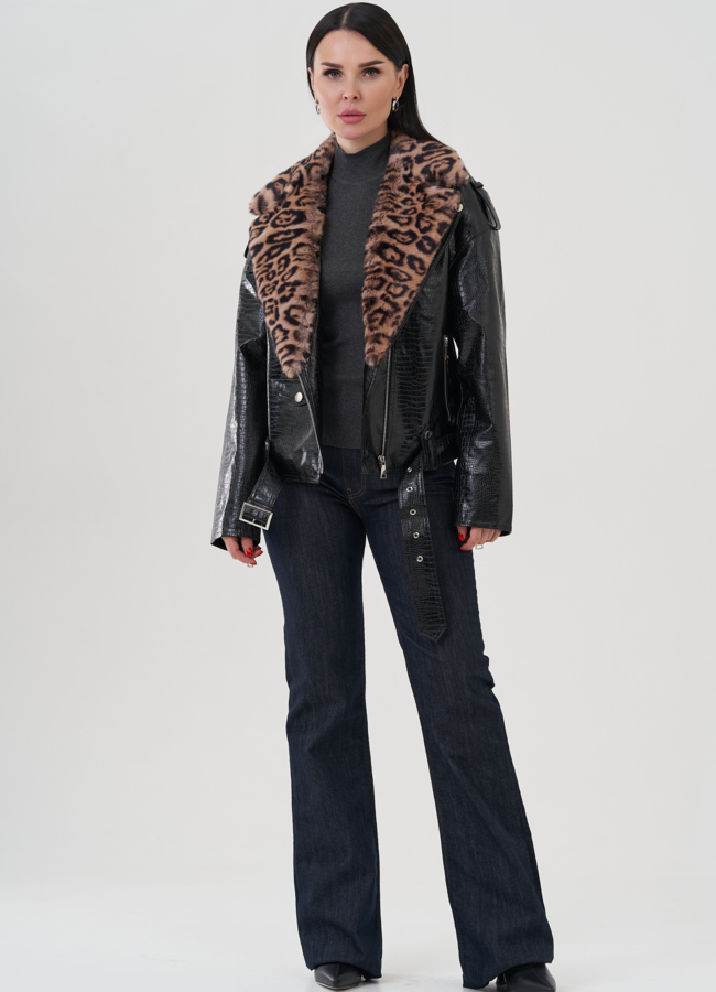 Куртка косуха черного цвета модель № 24906 меха малина