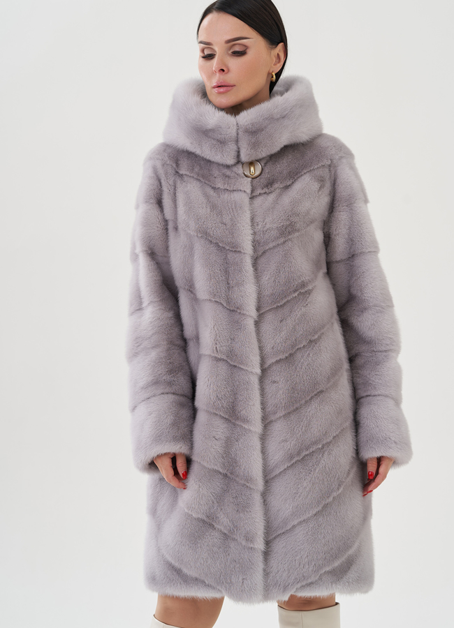 Шуба фиолетового цвета из норки с капюшоном модель № 24716 универмаг малина