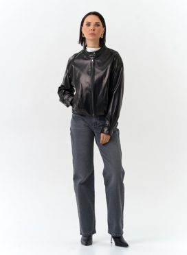 Женская короткая куртка из натуральной кожи 