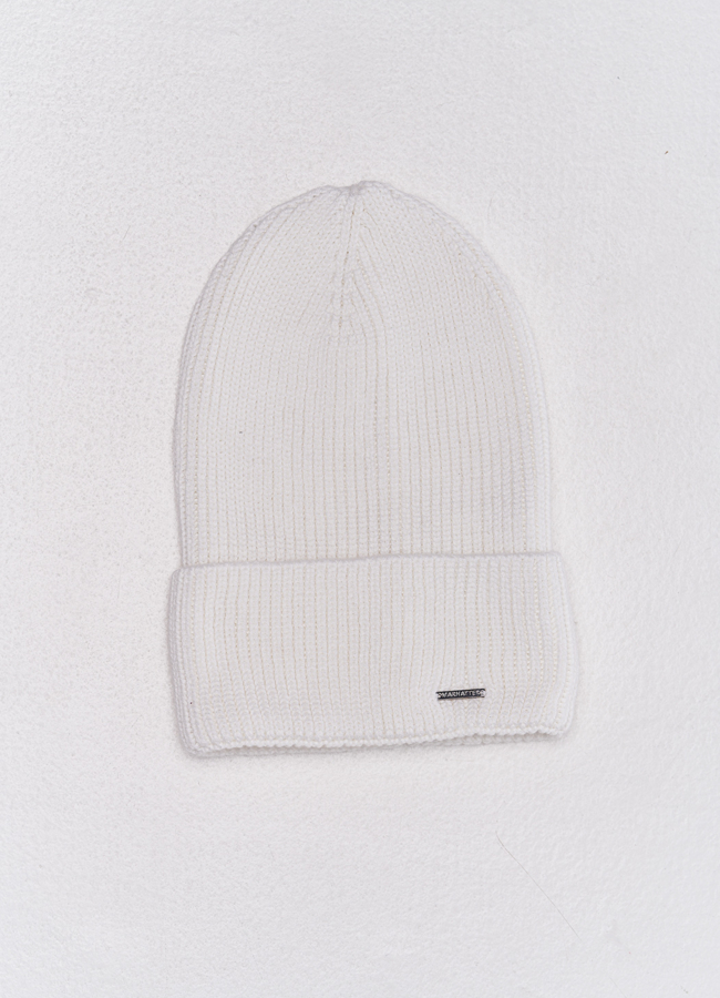 Шапка женская белого цвета модель № 21753 в кредит