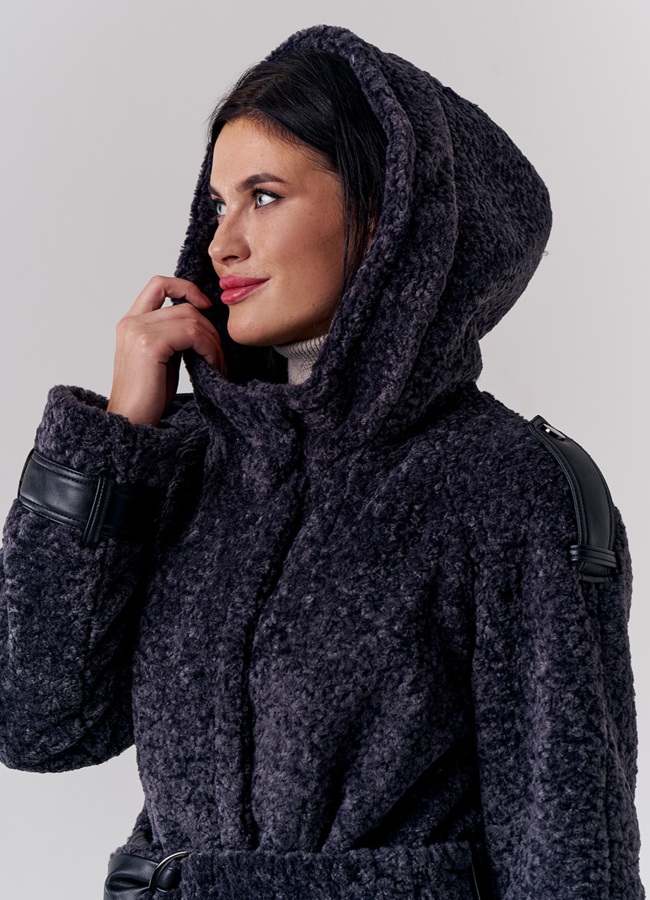 Удлиненное пальто из эко меха с капюшном серого цвета модель № 21779 универмаг малина