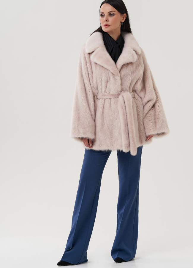 фото Шуба в цвете пудра с английским воротником модель № 24820