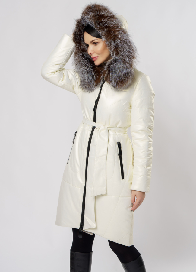 Светлый пуховик из эко кожи с капюшоном модель № W201 универмаг малина