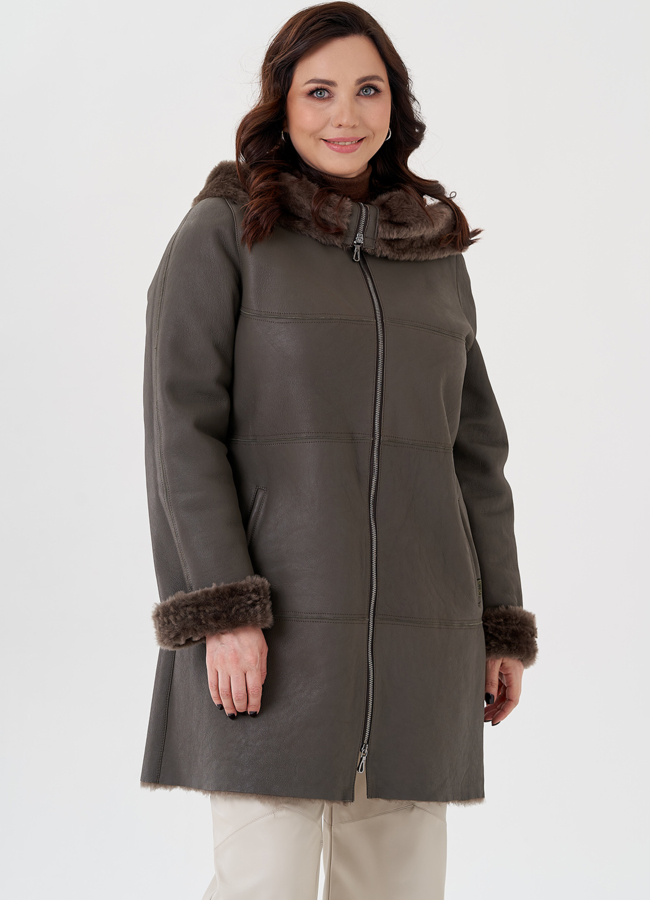 Женская дубленка  капюшоном модель № 23877 меха малина