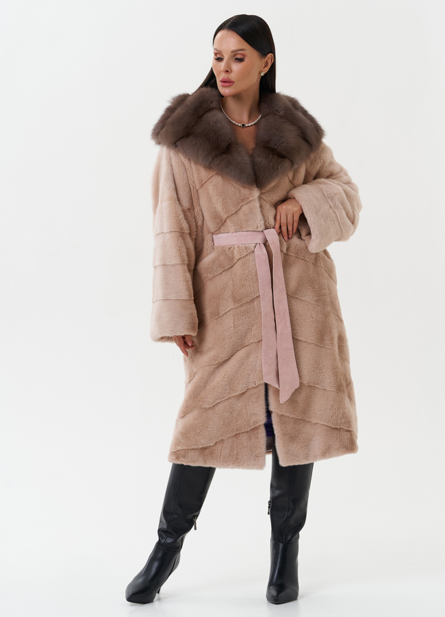 Шуба из меха норки с капюшоном из куницы модель № 27847 меха малина