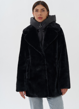 Куртка из эко меха с капюшоном