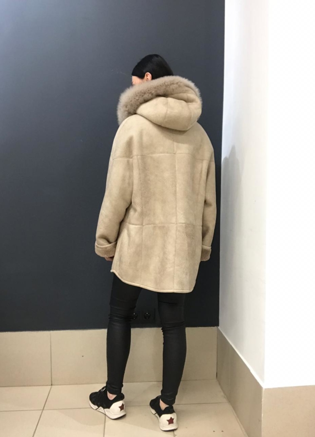 Укороченная дубленка из эко замши с отделкой из песца модель № 19012 в кредит