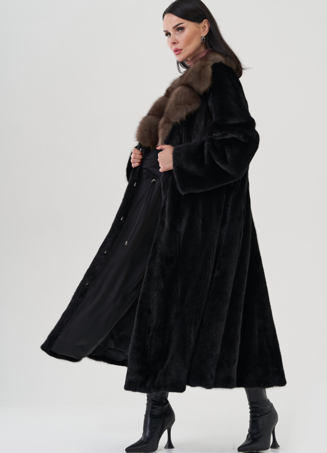 Шуба из меха норки с воротником из куницы модель № 24722 в рассрочку