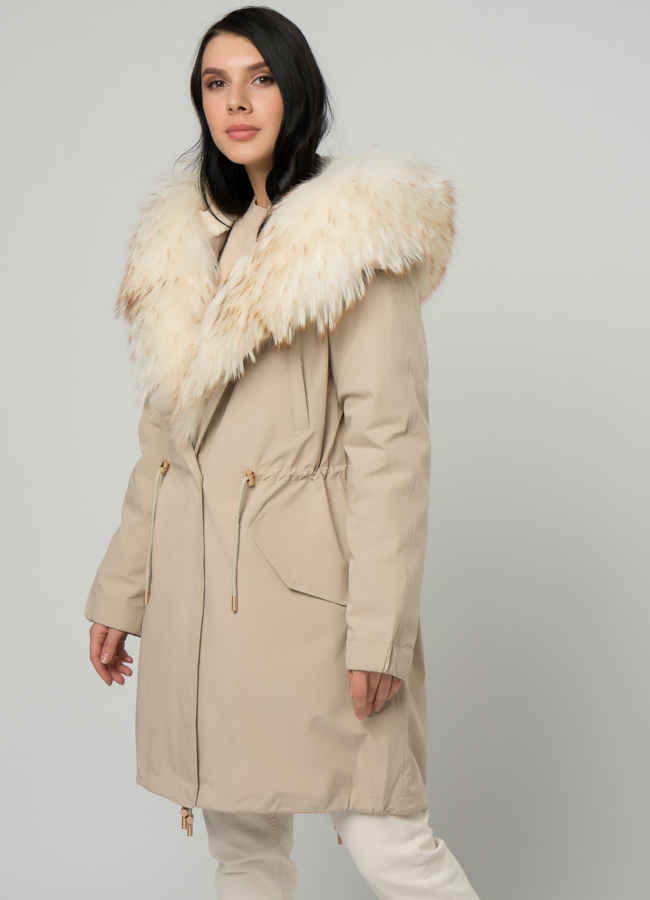 Светлая парка с мехом енота модель № 73381 универмаг малина