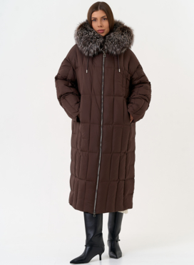 Женский пуховик с отделкой из чернобурой лисы