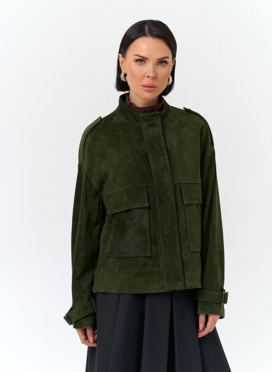 Женская куртка из натуральной замши зеленого цвета
