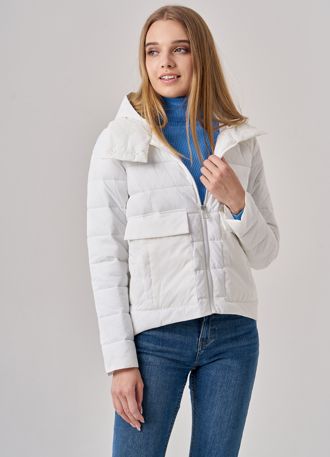 Укороченная женская куртка белого цвета модель № 9065 в рассрочку