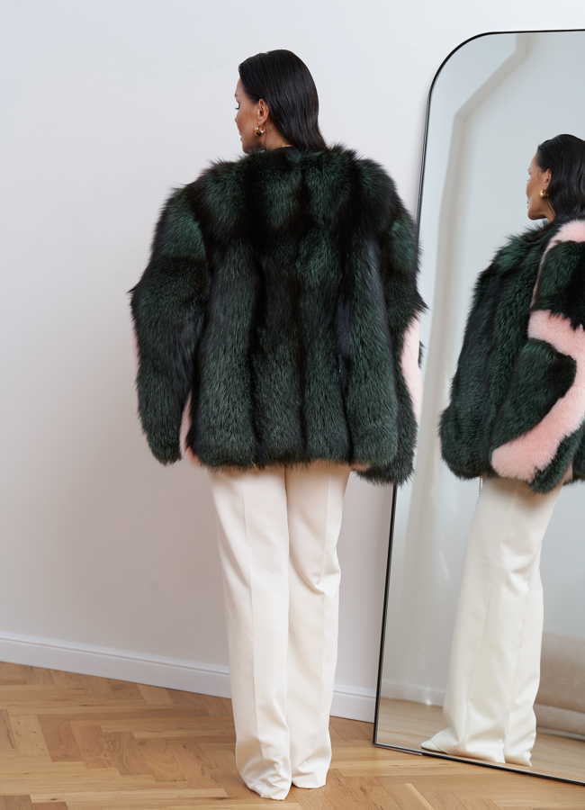 Женская шуба из меха чернобурки  модель № 27619 универмаг малина