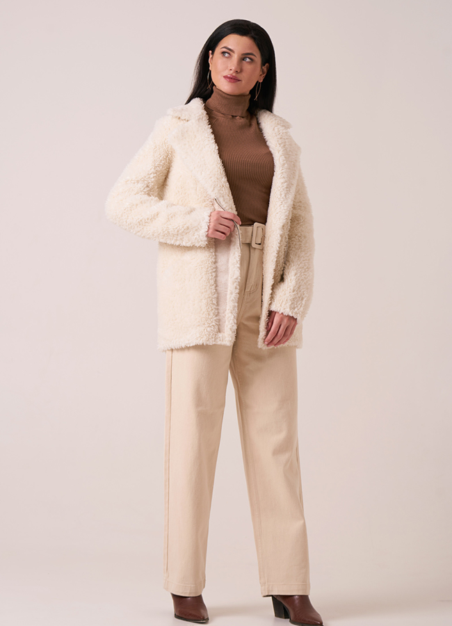 Укороченная светлая шуба на молнии из эко меха модель № 12008 универмаг малина