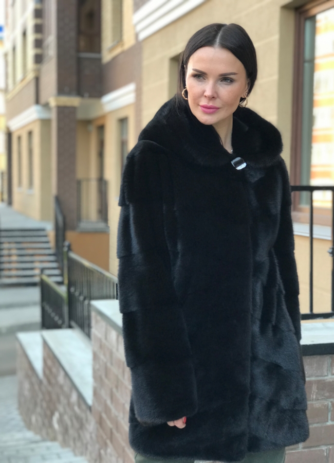 Шуба из норки в диагональной раскладке  модель № S-756 меха малина