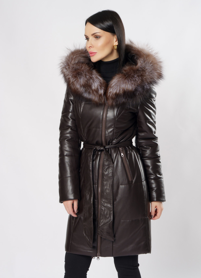Пуховик из эко кожи коричневого цвета с капюшоном модель № 18979 универмаг малина
