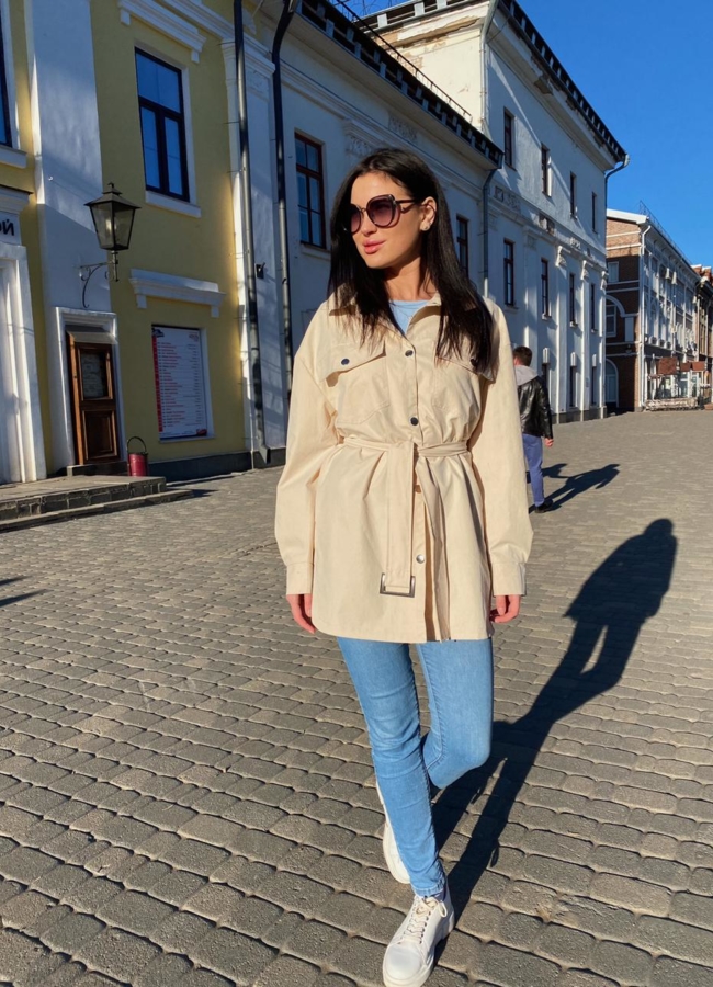 фото Куртка-рубашка женская бежевого цвета модель № 21108