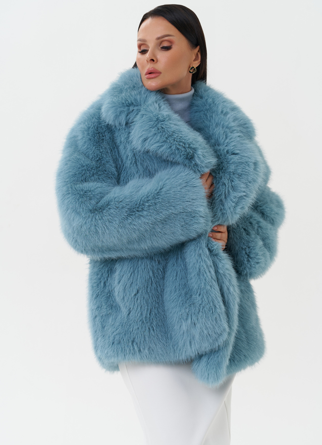 Укороченная шуба из экопесца в голубом цвете  модель № 1345 универмаг малина