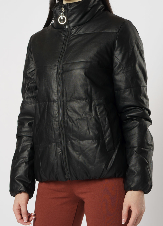 Женская куртка из эко кожи черного цвета модель № 20768 универмаг малина