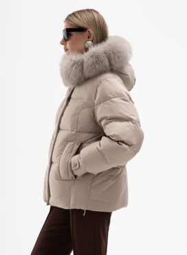Короткий пуховик с капюшоном из меха песца