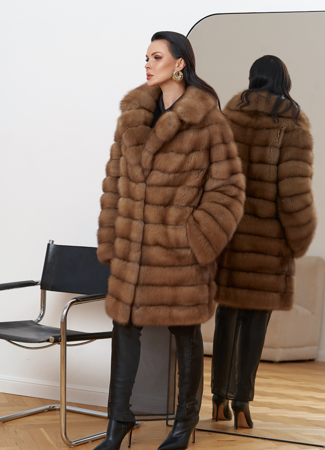 Шуба из куницы с английским воротником модель № 24559 универмаг малина