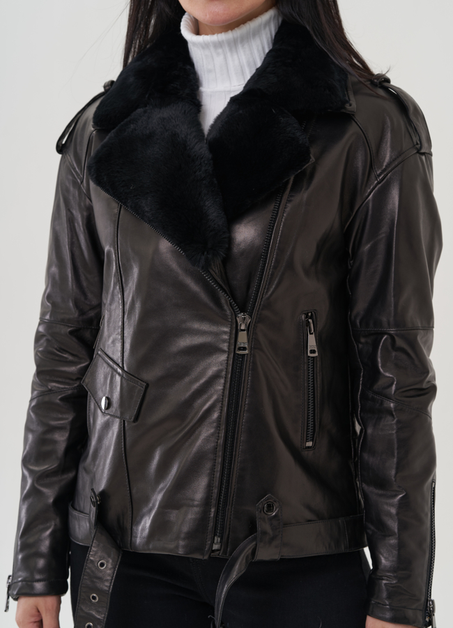 Утепленная куртка из натуральной кожи черного цвета модель № 24083 в рассрочку