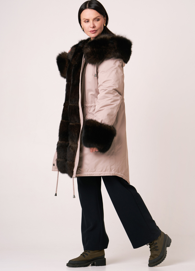 Парка с мехом бежевого цвета модель № 11898 универмаг малина