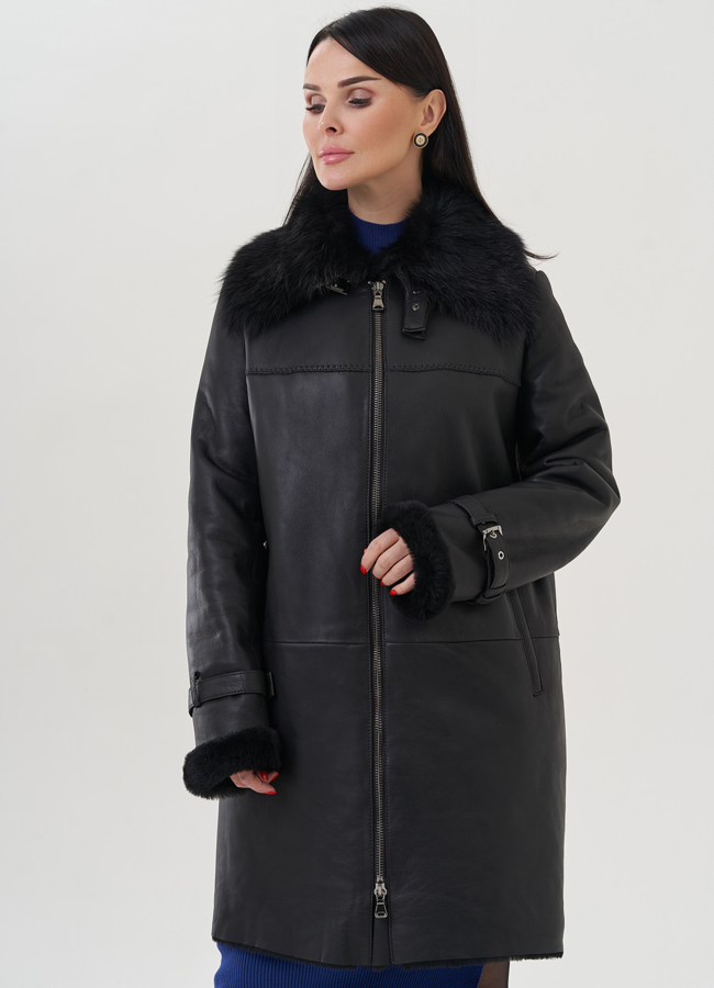 Женская дубленка черного цвета  модель № 25628 в рассрочку
