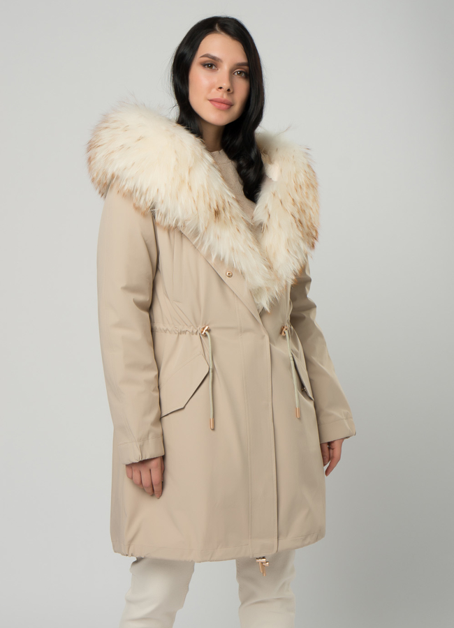 Светлая парка с мехом енота модель № 73381 универмаг малина
