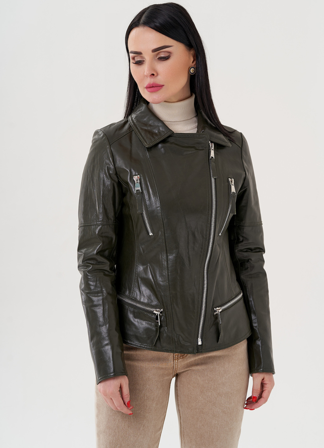 Зеленая куртка из кожи с мехом белого цвета модель № 24256 универмаг малина