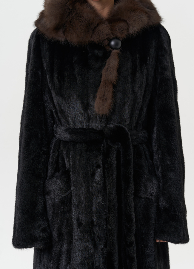 Шуба из норки с капюшоном из меха куницы модель № 28023 универмаг малина