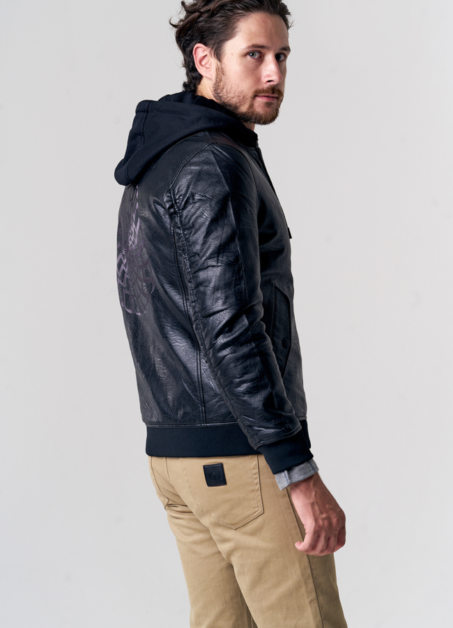 Мужская куртка из эко кожи с капюшоном модель № 1300 универмаг малина